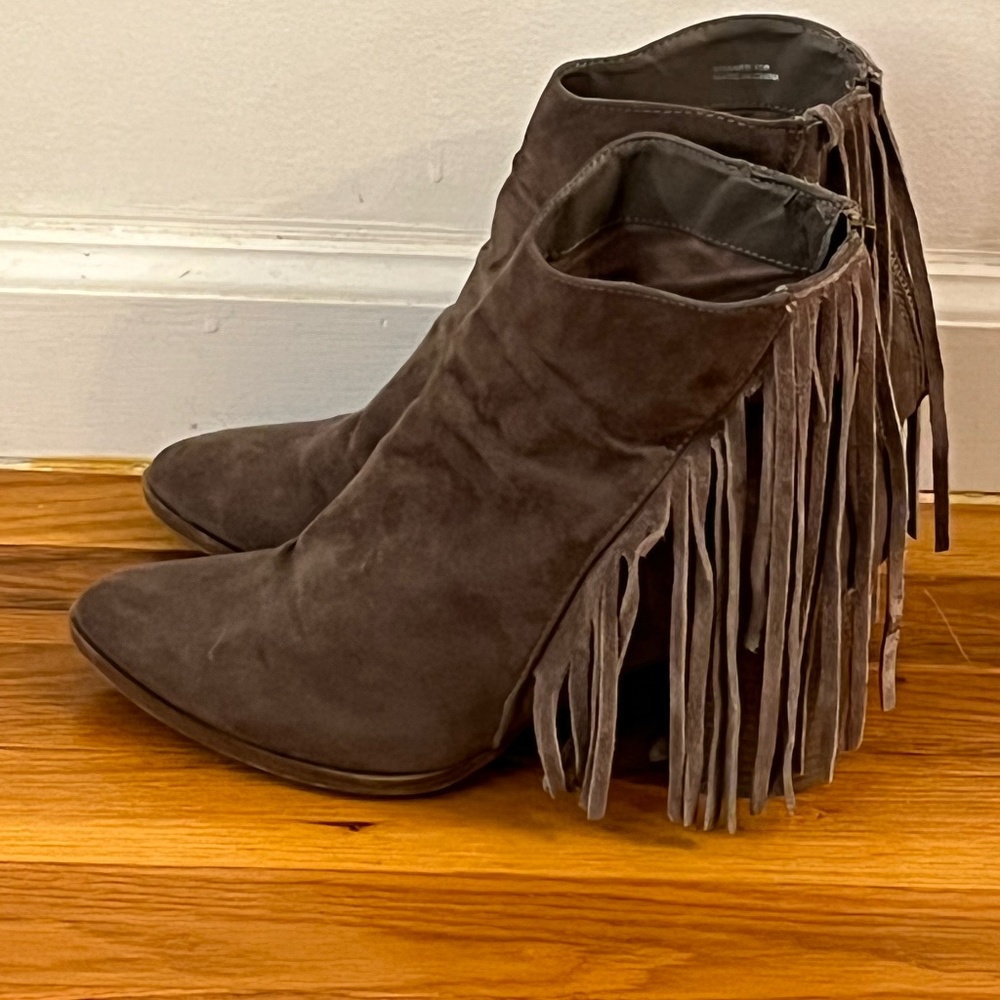 Madden Girl grey size 10 Shaare fringe boots